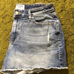 Levi high rise shorts